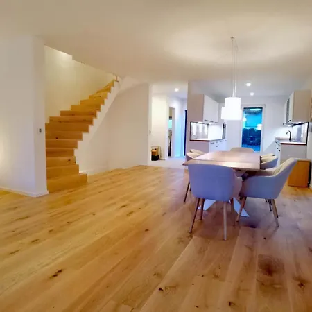 Modernes Neubauhaus Ca 200 Qm Naehe Vom Flughafen Tatil Evi