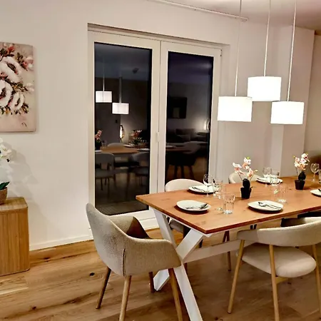 Modernes Neubauhaus Ca 200 Qm Naehe Vom Flughafen *