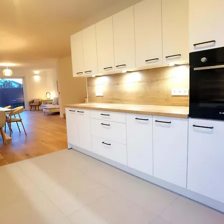 Modernes Neubauhaus Ca 200 Qm Naehe Vom Flughafen Casa de Férias