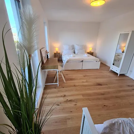 Modernes Neubauhaus Ca 200 Qm Naehe Vom Flughafen *