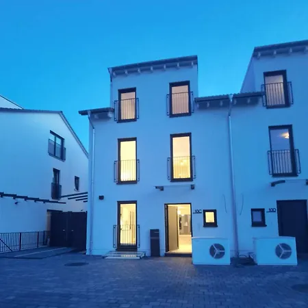 Modernes Neubauhaus Ca 200 Qm Naehe Vom Flughafen *