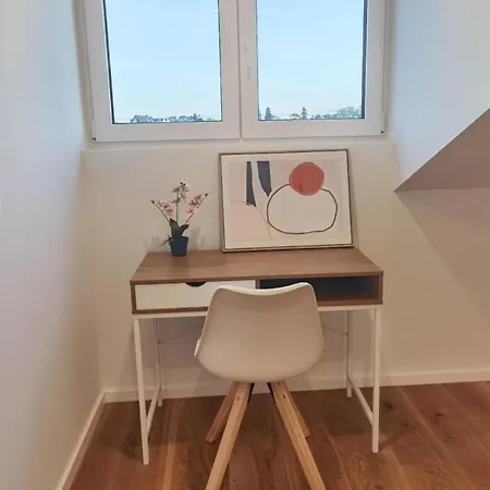 Modernes Neubauhaus Ca 200 Qm Nähe Vom Flughafen