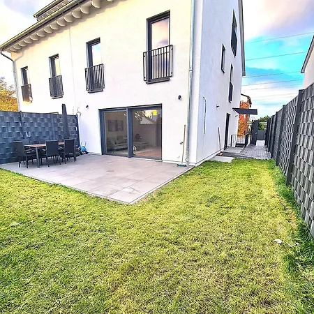 Modernes Neubauhaus Ca 200 Qm Naehe Vom Flughafen Tatil Evi *