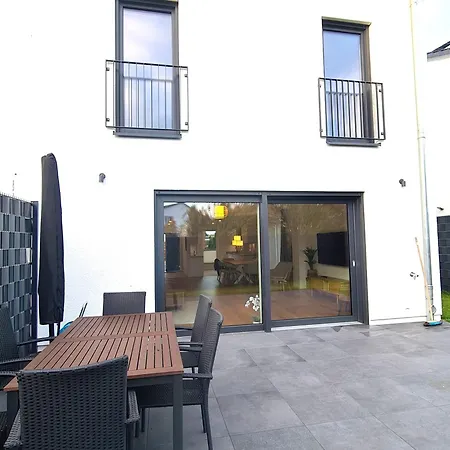 Tatil Evi Modernes Neubauhaus Ca 200 Qm Naehe Vom Flughafen *