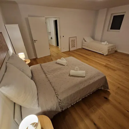 Modernes Neubauhaus Ca 200 Qm Naehe Vom Flughafen * Egelsbach