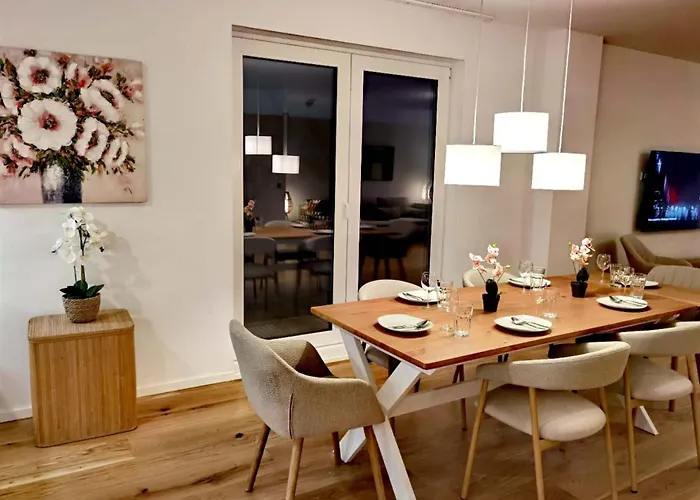 Modernes Neubauhaus Ca 200 Qm Naehe Vom Flughafen *