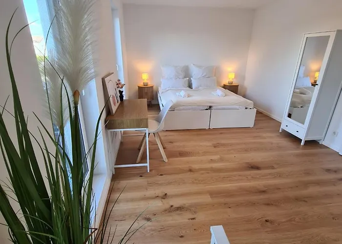 Modernes Neubauhaus Ca 200 Qm Naehe Vom Flughafen *