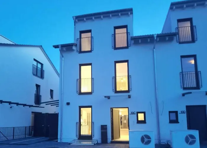 Modernes Neubauhaus Ca 200 Qm Naehe Vom Flughafen *