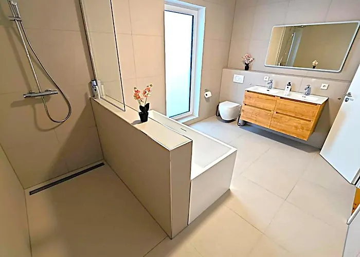 別荘 Modernes Neubauhaus Ca 200 Qm Naehe Vom Flughafen *